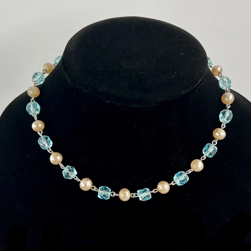 Vintage Resin and Faux Pearl Necklace